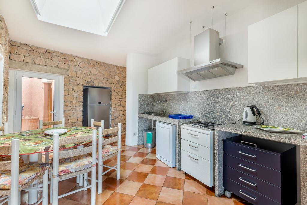Le Sfumature Di Melograno Villa Costa Paradiso Exterior photo