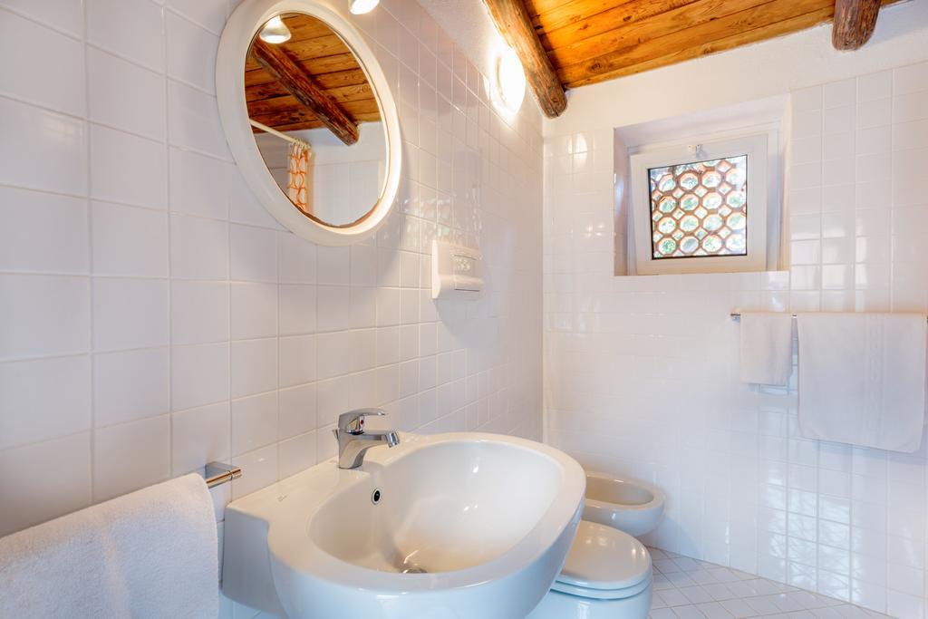 Le Sfumature Di Melograno Villa Costa Paradiso Exterior photo