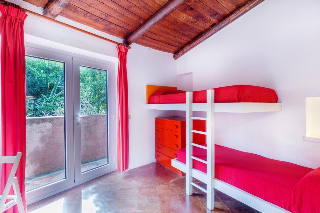 Le Sfumature Di Melograno Villa Costa Paradiso Exterior photo